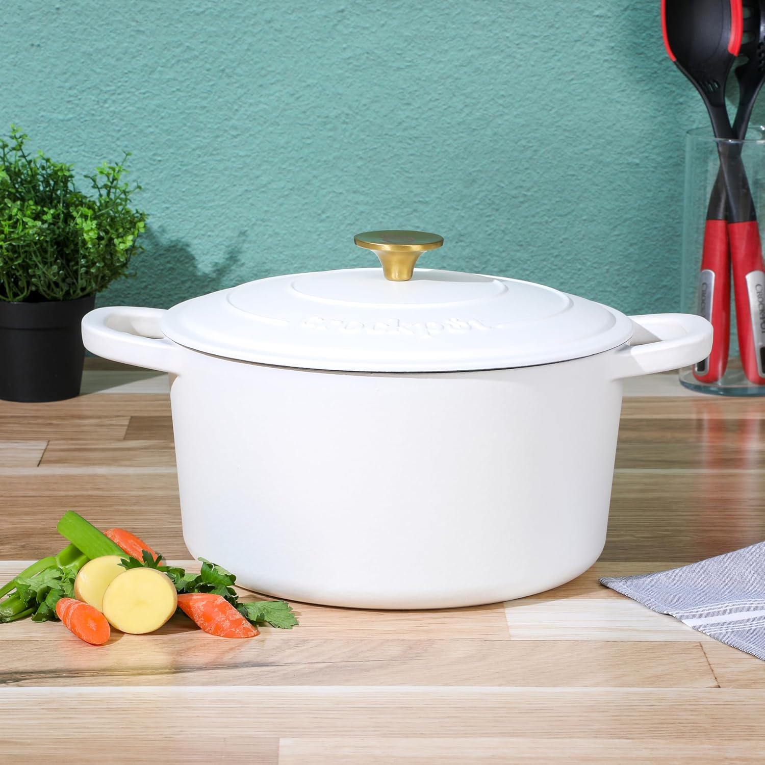 Crock Pot Artisan 7-Quart European Enameled Round Cast Iron Dutch Oven Pot With Lid - Matte Dusty Pink